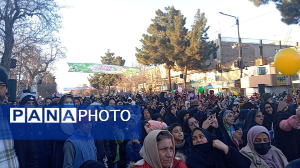 مهمانی کیلومتری اعیاد شعبانیه در خیابان امام خمینی نیشابور 