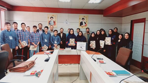تقدیر از دانش‌آموزان برگزیده علمی‌پژوهشی در اداره آموزش و پرورش شهرستان ملارد