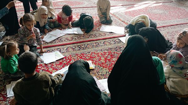 برپایی غرفه کودک در حاشیه نماز جمعه کاشمر