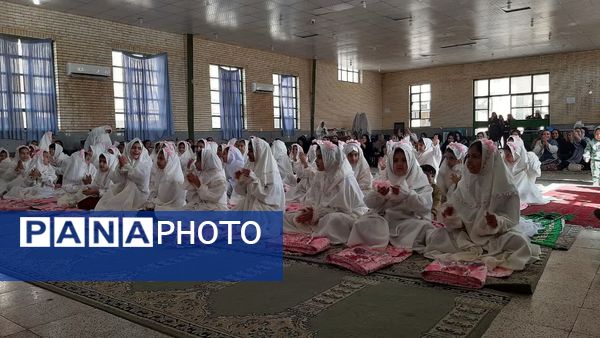 طلیعه بندگی «جشن تکلیف» دختران آموزشگاه نوریه جیرفت