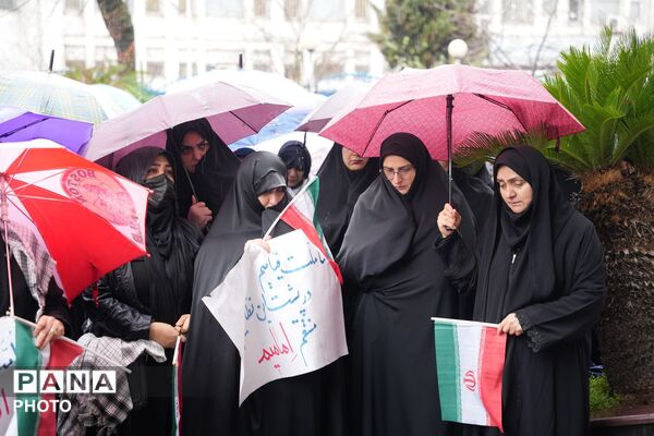 تجمع فرهنگیان گیلان در سوگ رهبر و مقتدایشان