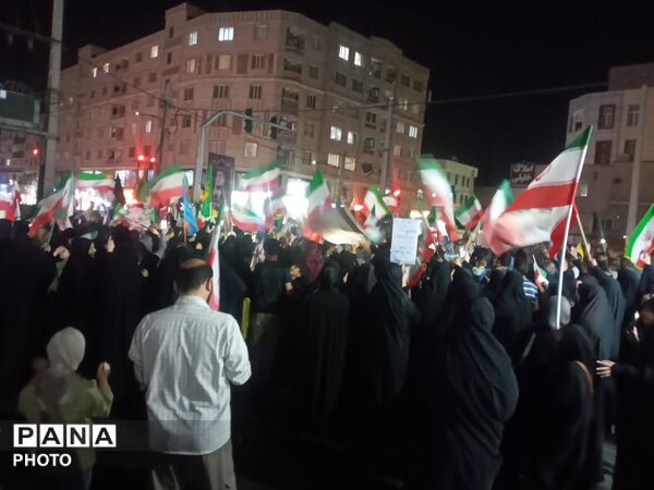 مردم آبرسانی فردیس در تجمعات شبانه بار دیگر پای کار بودن خود به انقلاب  را نشان دادند