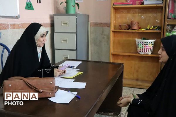 طنین چهل و چهارمین شور رقابت قرآنی در قلب‌های دانش‌آموزان قرچکی