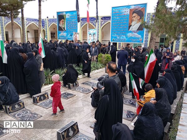 وداع با پیکر مطهر شهید فرشاد بنام در گلزار شهدا نیشابور 