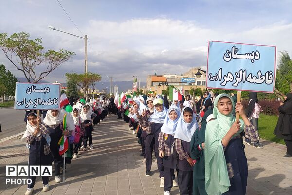 اجتماع صمیمی دانش‌آموزان نیشابور به یاد ۱۶۸ فرشته های دبستان شجره طیبه ی میناب