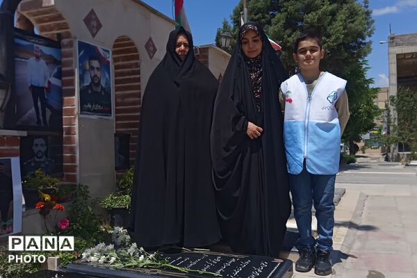 غبارروبی مزار شهدای آستان مقدس امام زاده‌حسن نسیم‌شهر
