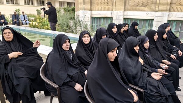 حضور پرشور فرهنگیان منطقه ۱۴ در مراسم تشییع پیکرهای شهدای جنگ ۱۲ روزه