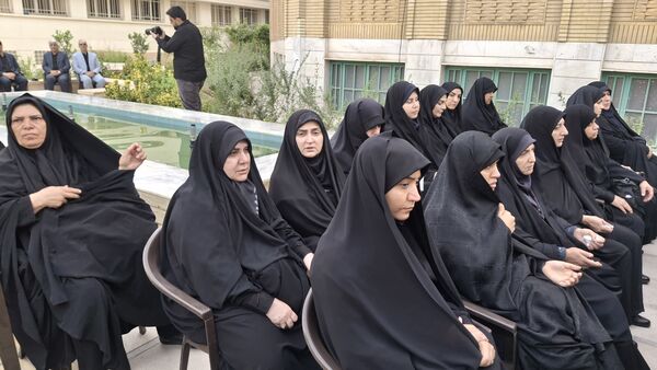 حضور پرشور فرهنگیان منطقه ۱۴ در مراسم تشییع پیکرهای شهدای جنگ ۱۲ روزه