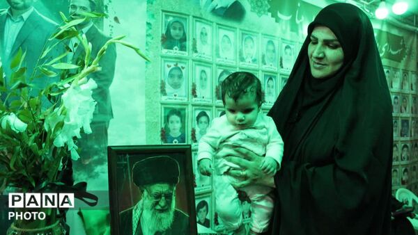 کودکان و نوجوانان ایران، پای کار انقلابند