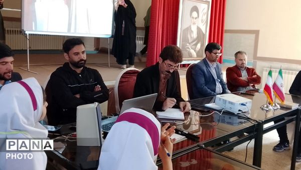 جلسه حوزه رسانه‌ی دانش‌آموزی در شهرستان اردل