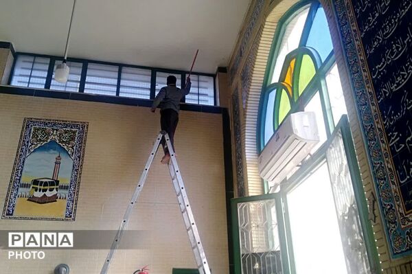 غبار‌روبی مساجد در آستانه ماه مبارک رمضان