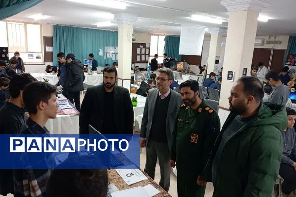 نمایشگاهی از دستاوردهای استعدادهای درخشان