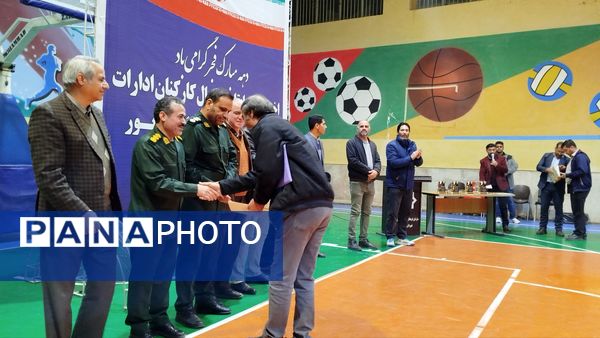 برگزاری اختتامیه مسابقات والیبال کارکنان ادارات و کارخانجات نیشابور 