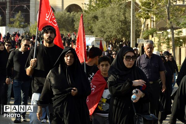سیل مردم و روایت دلدادگی
