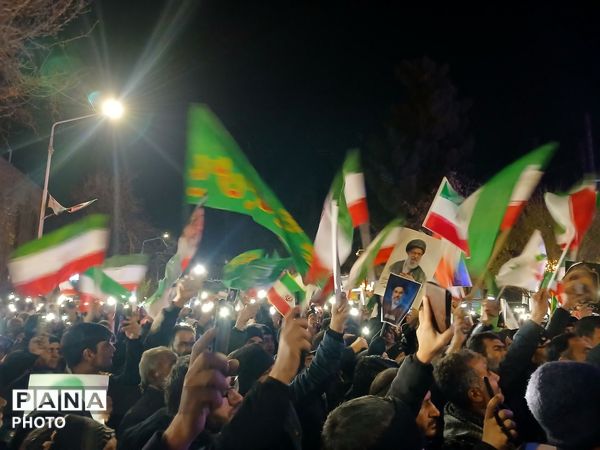 حماسه سازی مردم نیشابور در دوازدهمین روز از شهادت امام خامنه ای
