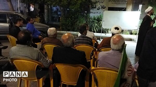 کافه گفتگوی حسینیه امام خمینی در دویست و هشتمین شب از اجتماعات مردمی نیشابور 