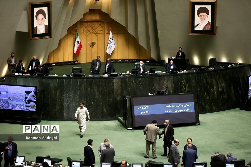 دومین جلسه مجلس برای بررسی جداول بودجه ۱۴۰۳ آغاز شد