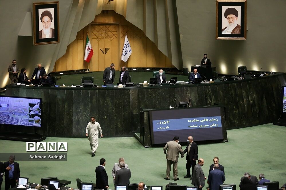 زمان قانونی دولت برای معرفی وزرای پیشنهادی روز سه‌شنبه به پایان می‌رسد