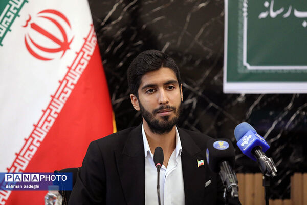 نشست خبری رئیس باشگاه دانش پژوهان جوان