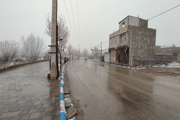 بارش باران و برف الهی در نوروز ۱۴۰۴ در شهر زیبای بار 