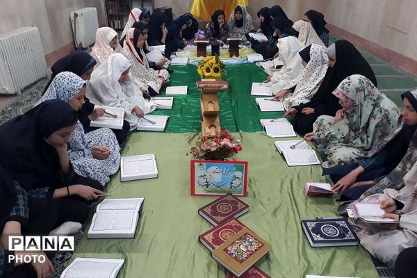 حضور دانش‌آموزان مدارس حاتم و محمد علی تحصیلی ناحیه دو شهرری در محفل نور