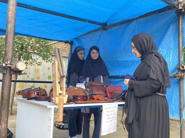 برگزاری بازارچه کسب‌ و کار دانش‌آموزی جشنواره نوجوان خوارزمی در الیگودرز