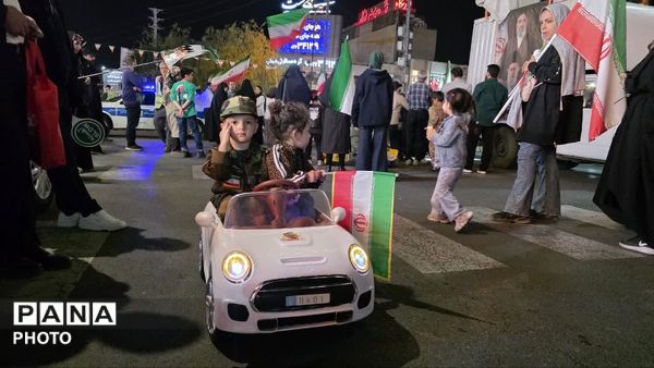 حرکت خودرویی سربازان 1400 پای کار انقلاب