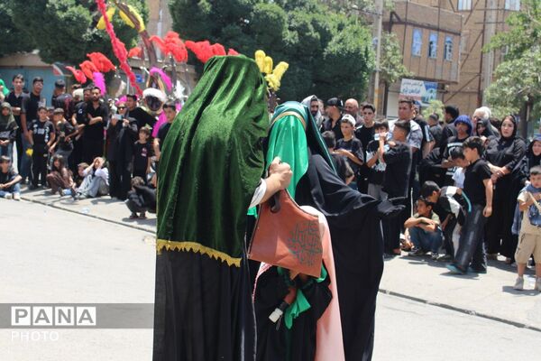تجلی حماسه و وفاداری علمدار کربلا در اجرای عاشورایی گروه ستاره صبح
