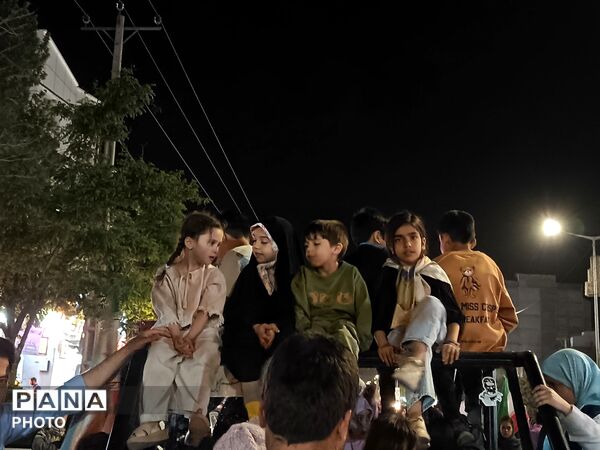 مردم پای کار ایران