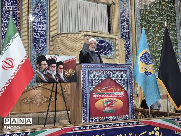نماز جمعه در مصلی امام خمینی پاکدشت 