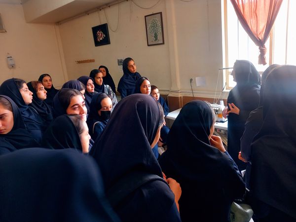 مدارس شیراز در هفته مشاغل