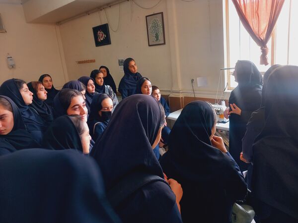 مدارس شیراز در هفته مشاغل