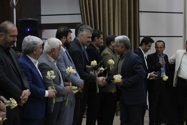 آیین نکوداشت معلمان پیشکسوت در گچساران