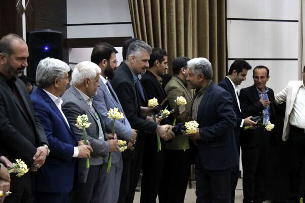 آیین نکوداشت معلمان پیشکسوت در گچساران