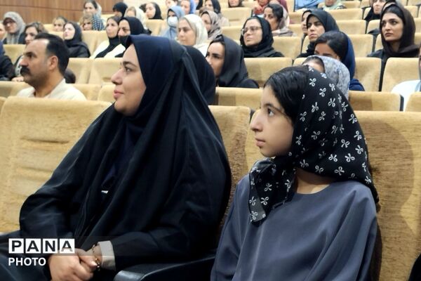 جلسه آموزشی توانمندسازی اولیا با محوریت مبارزه با مواد مخدر