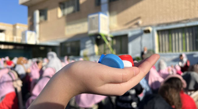 درِ بطری‌ها، دری به سوی حرکت