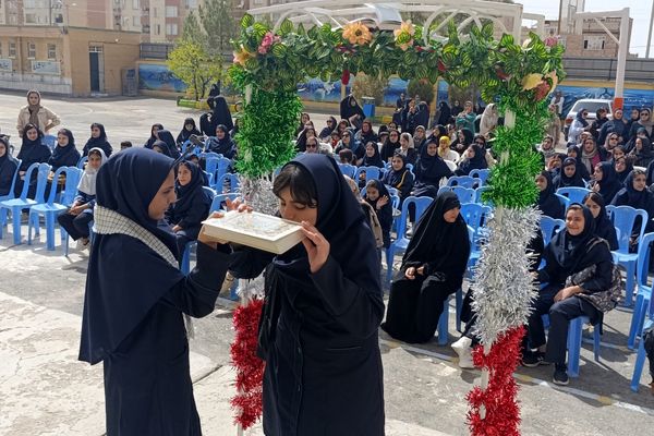 جشن جوانه ها در دبیرستان مهر نیشابور