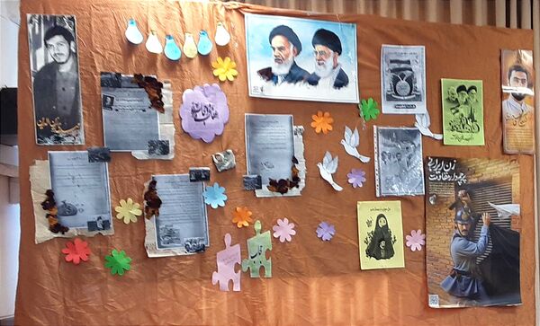 بازدید از غرفه‌های مدرسه انقلاب دبیرستان فرزانگان قائمشهر