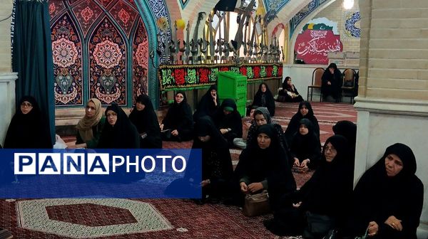 ویژه‌برنامه «روضه خورشید» ویژه خواهران در مسجد زینبیه اعظم زنجان برگزار شد