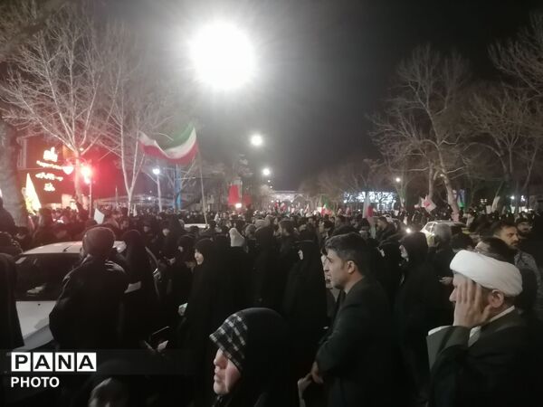 اجتماع بزرگ مردم مشهد در مساجد در شب شهادت رهبر شهید انقلاب 