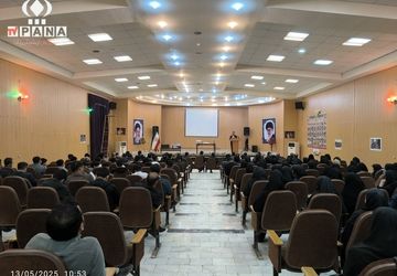 تجلیل از دانش‌آموزان برگزیده درمسابقات جشنواره خوارزمی وپژوهش سراهای دانش‌آموزی