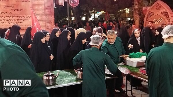 چایخانه حضرت زهرا(س)، میزبان عاشقان در شب‌های انتظار و شهادت