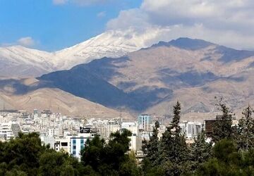 هوای تهران در وضعیت قابل قبول قرار دارد