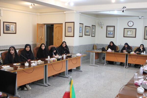 تجلیل از دانش‌آموز خبرنگاران پانا کاشان