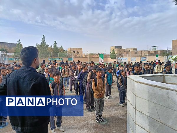 آغاز بازگشایی مدارس و شور و حال دانش آموزان دبستان شهید پسندیده فدافن در نخستین روز پاییز