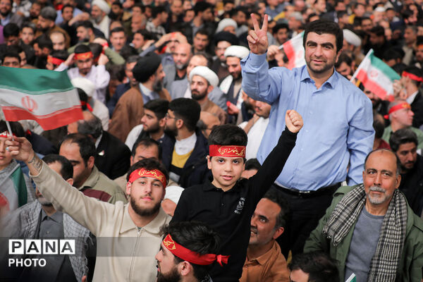 لحظه‌های ماندگار دیدار دانش‌آموزان با رهبر شهید انقلاب