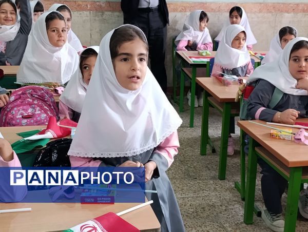 جشن شکوفه‌ها در ملکان؛ استقبال گرم از نوگلان دبستانی