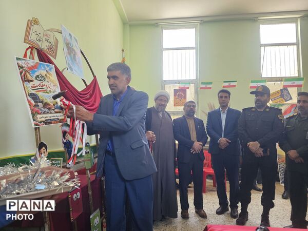 گرامیداشت روز پرچم در دبستان شاهد شهید منصور عامری