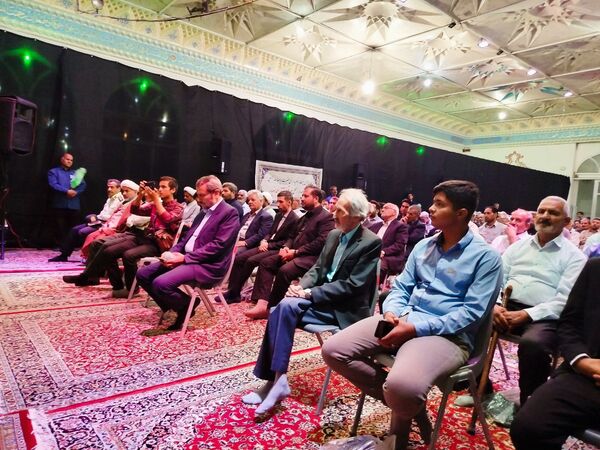 همایش مسئولین هیات مذهبی و مداحان اهل بیت علیهم السلام در شهرستان کاشمر