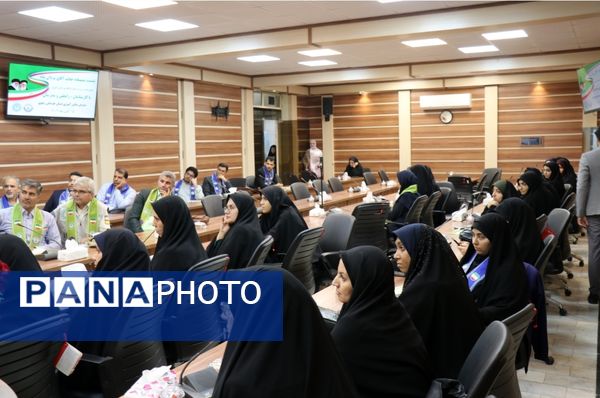 نشست مشاور وزیر با مدرسان سازمان دانش‌آموزی استان خراسان رضوی